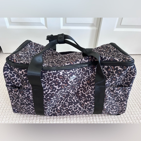 FABLETICS The Convertible Travel BagBrutalist Khaki Lisa Leo Animal Print NEW - Picture 5 of 12